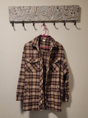 Plaid Button-Front Shacket Jacket in Beige and Brown Sz S/M